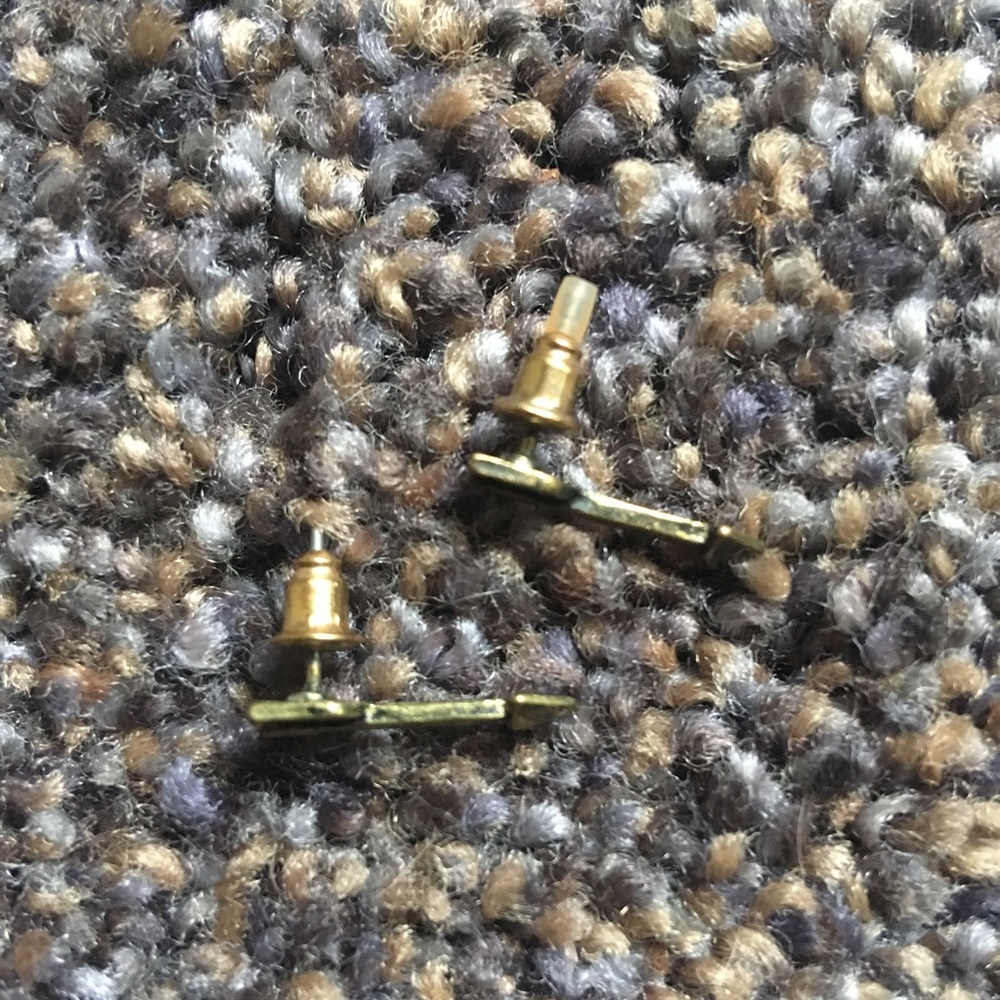NWOT Golden Arrow Earrings - Picture 3 of 7